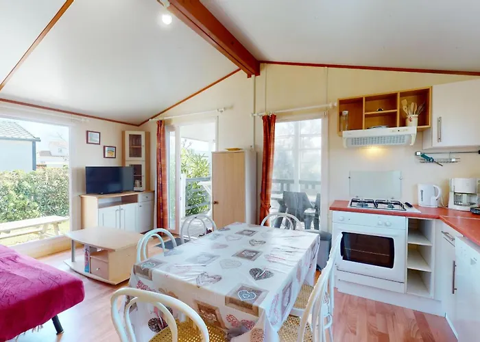 Le De L Auzance - Piscine & *