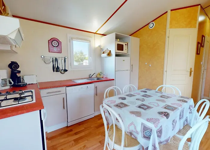 펜션 Le De L Auzance - Piscine &